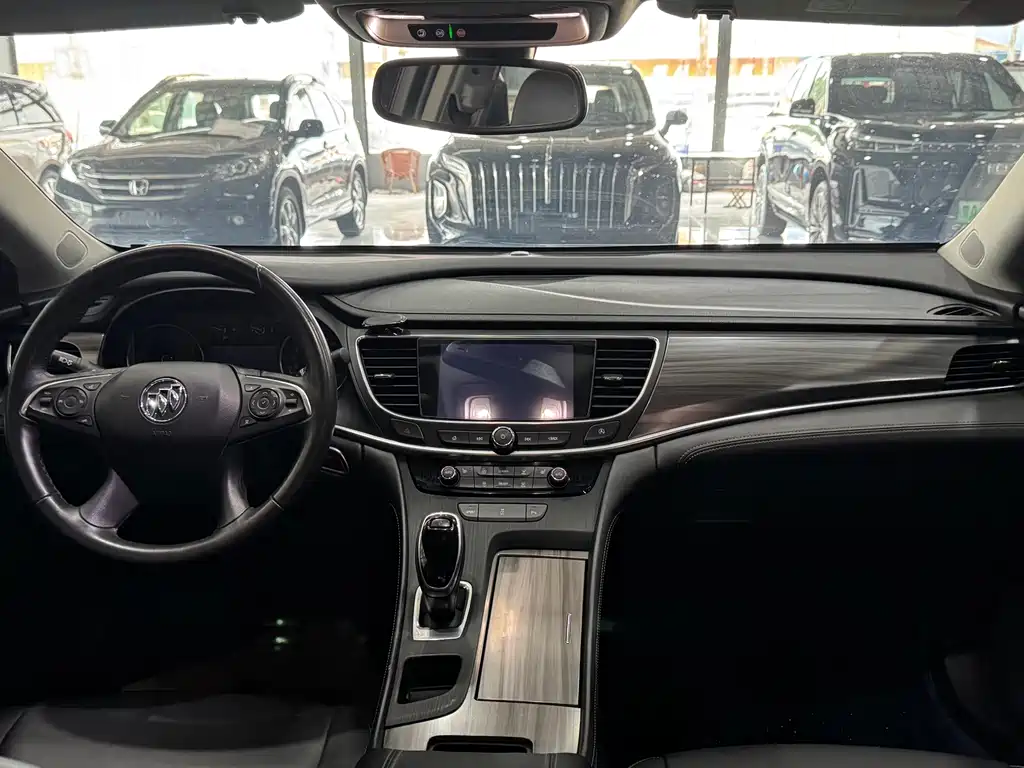 LaCrosse 652 T Luxury