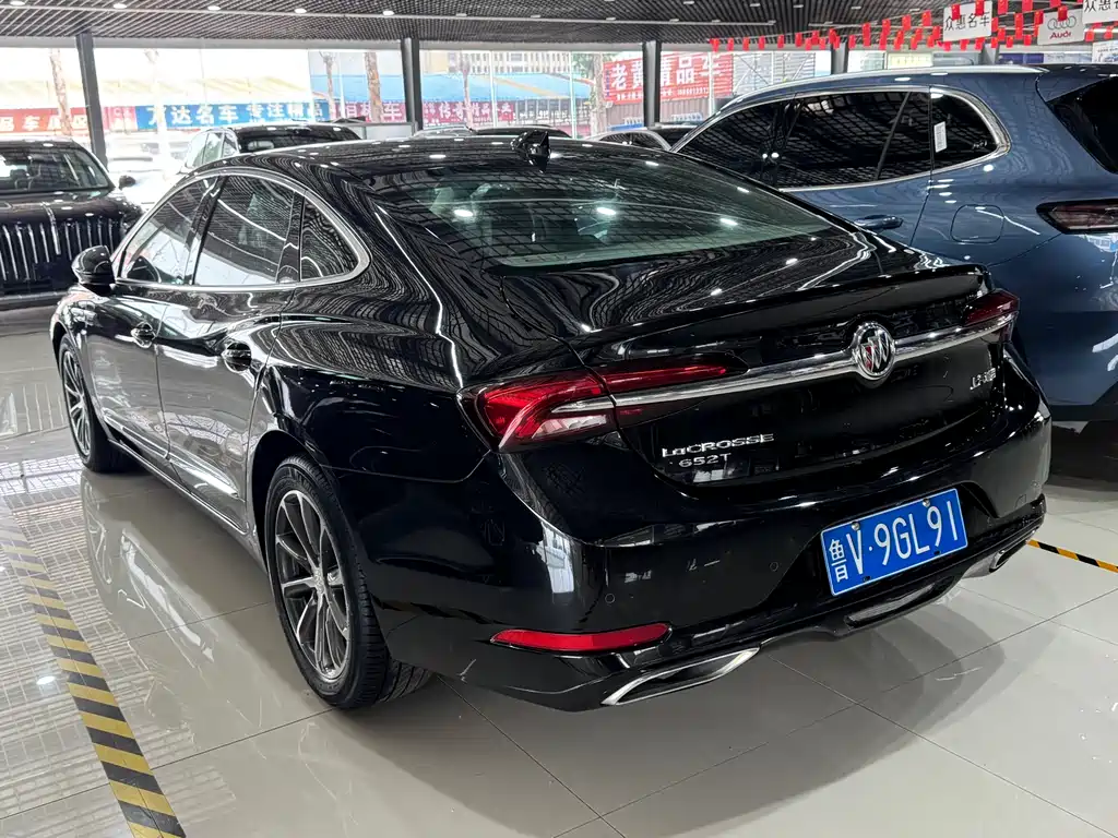 LaCrosse 652 T Luxury