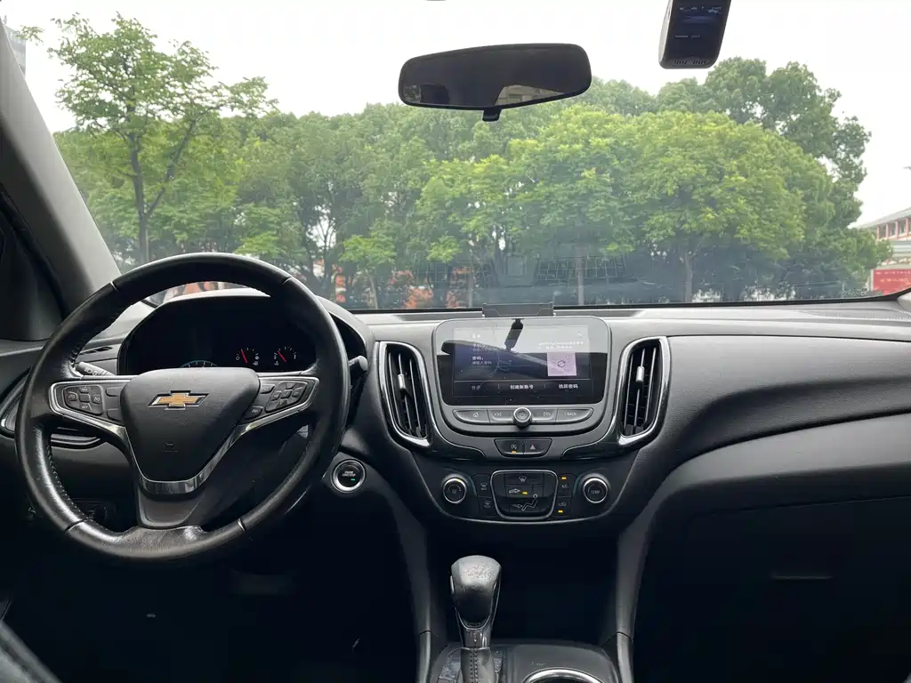Equinox 探界者 2022款 535 T 领界版