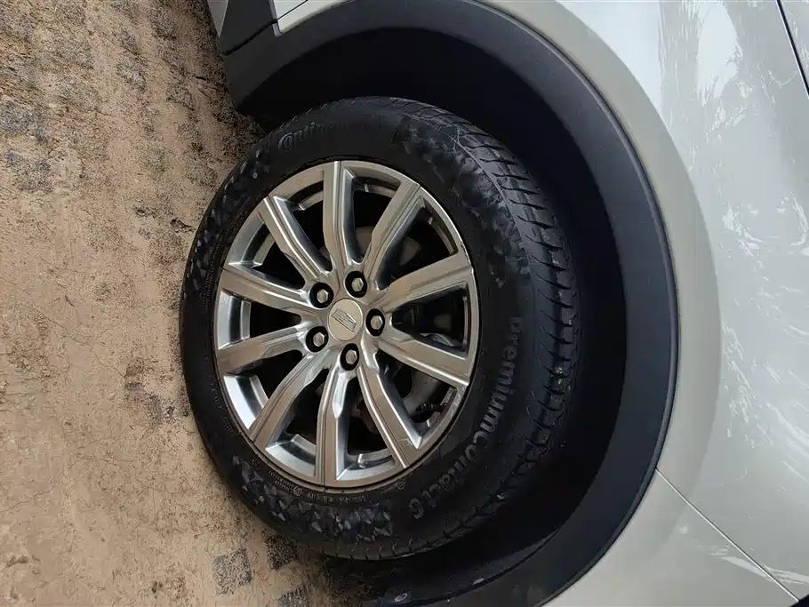 Cadillac XT4 28 T 2 WD Leading