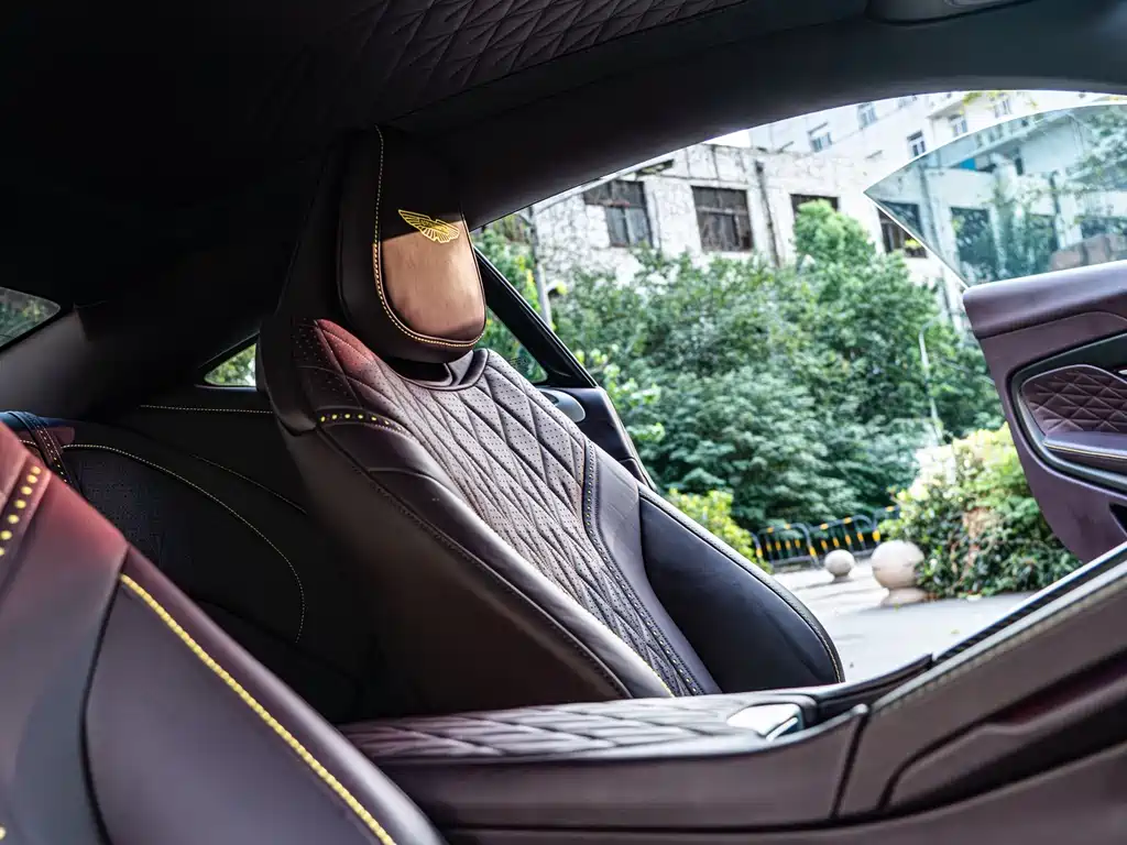 Aston Martin DB12 4.0 T V8 Coupe