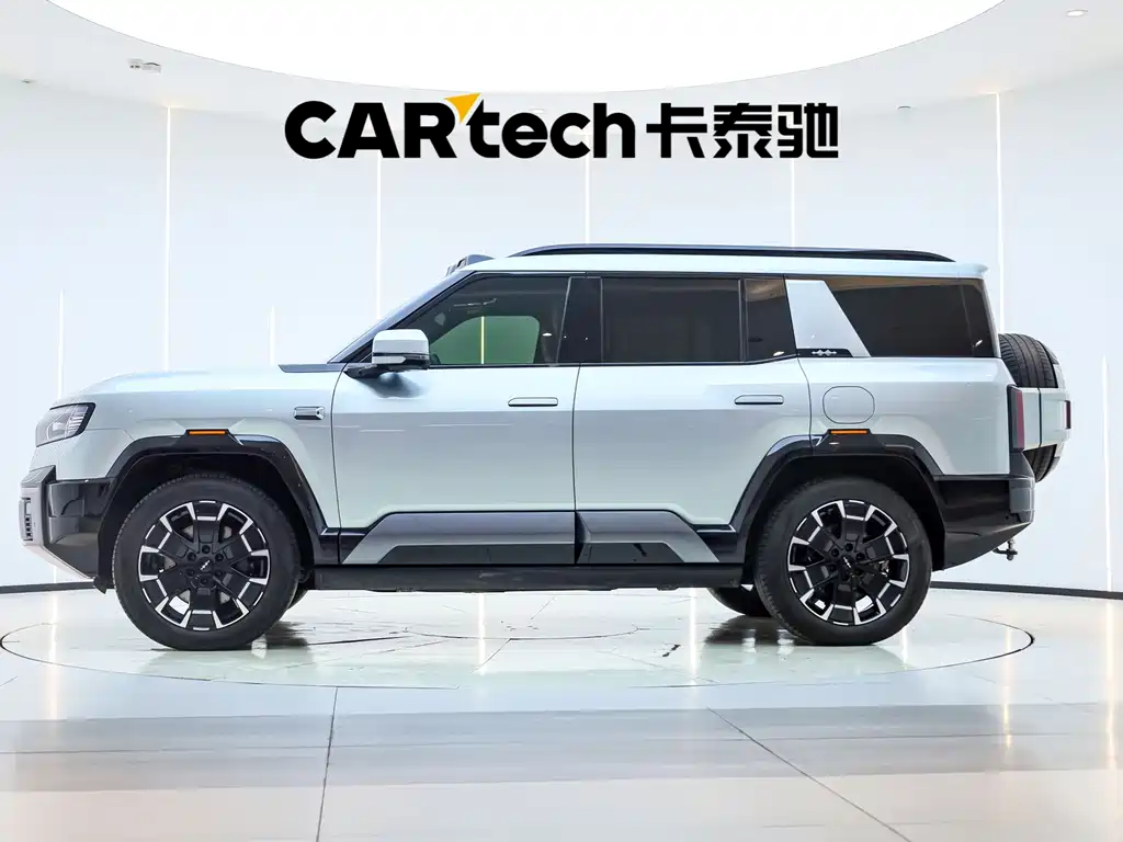 Leopard 8 Brave Flagship 6-seat