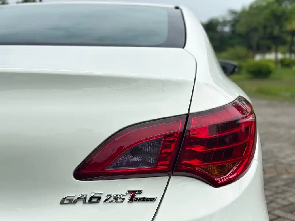 Trumpchi GA6 235 T DCT Elite