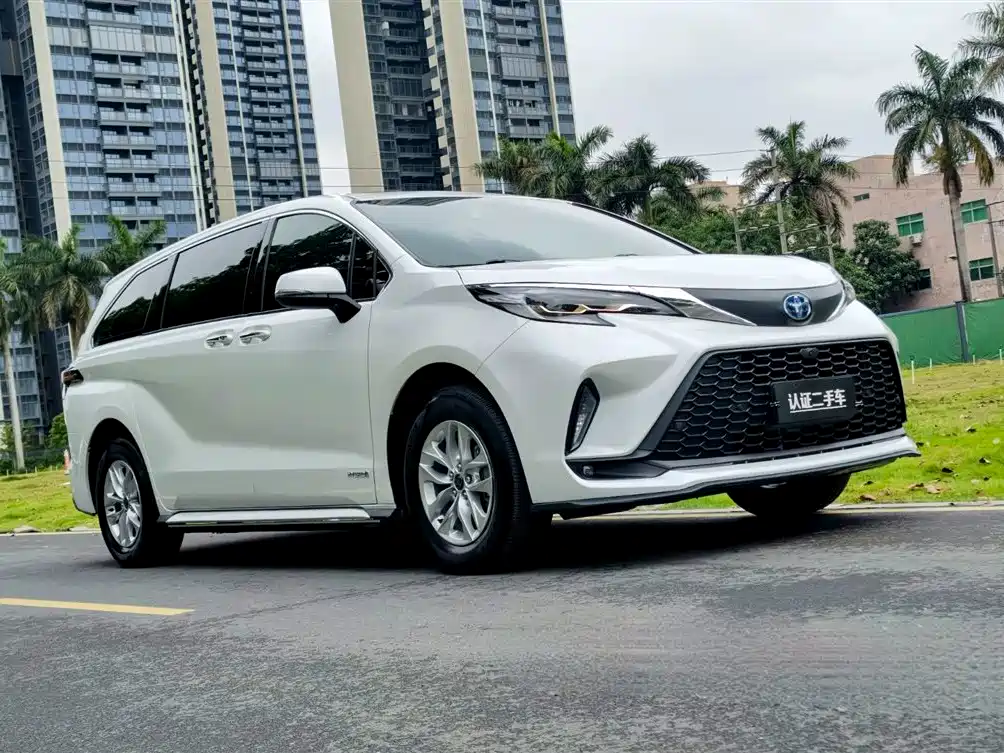 Granvia 2.5 L Hybrid Comfort