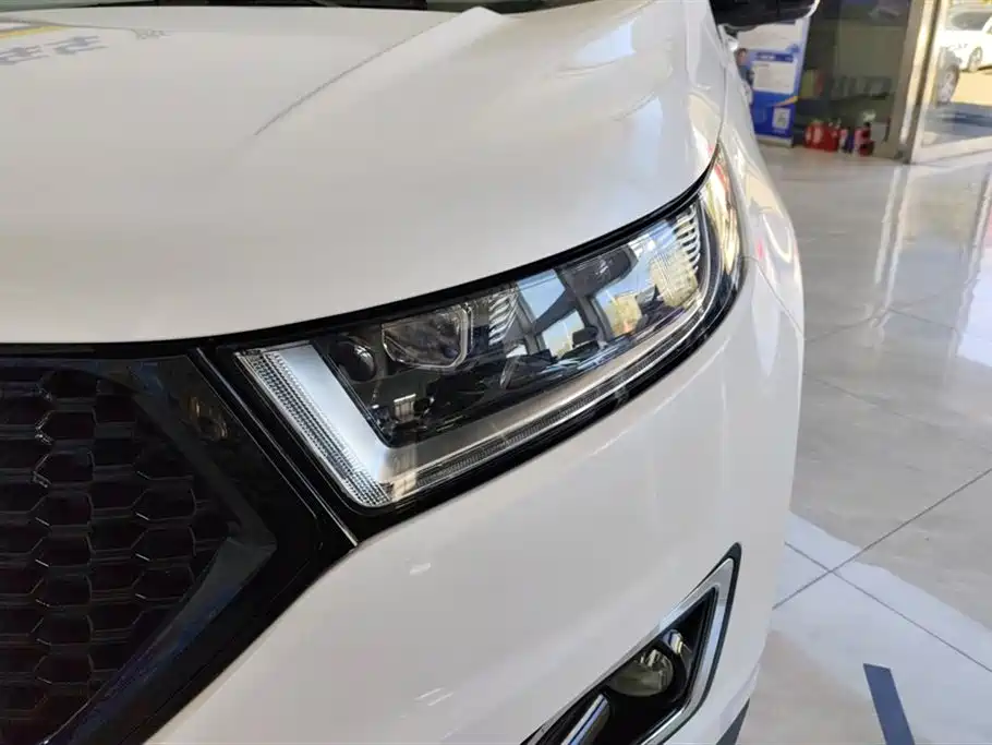 Edge EcoBoost 245 2 WD Grand Sharp 7-seat CN-V