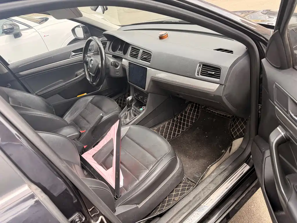 Lavida 230 TSI DSG Comfort