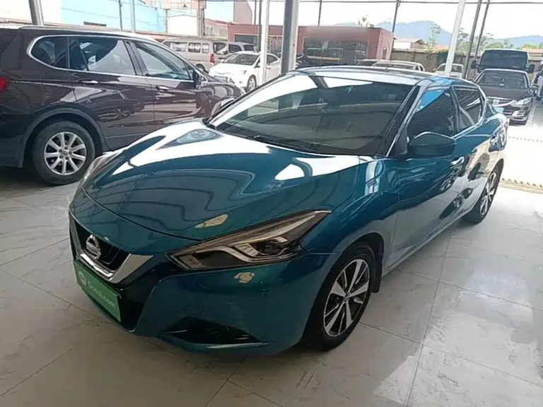 Nissan Lannia 1.6 L CVT Cool
