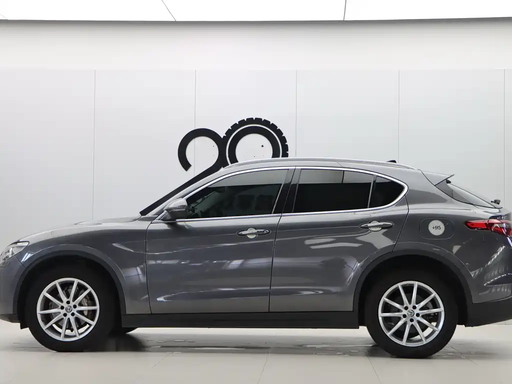 Stelvio 2.0 T 200 HP Luxury