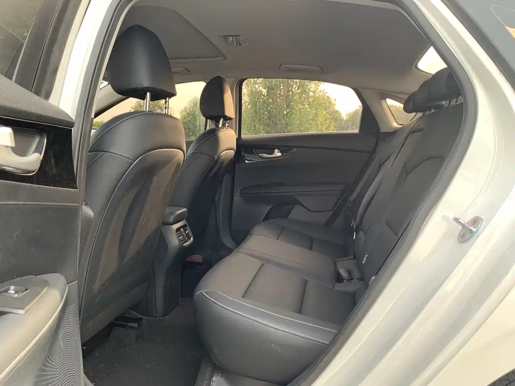 Kia K3 1.5 L CVT Fashion