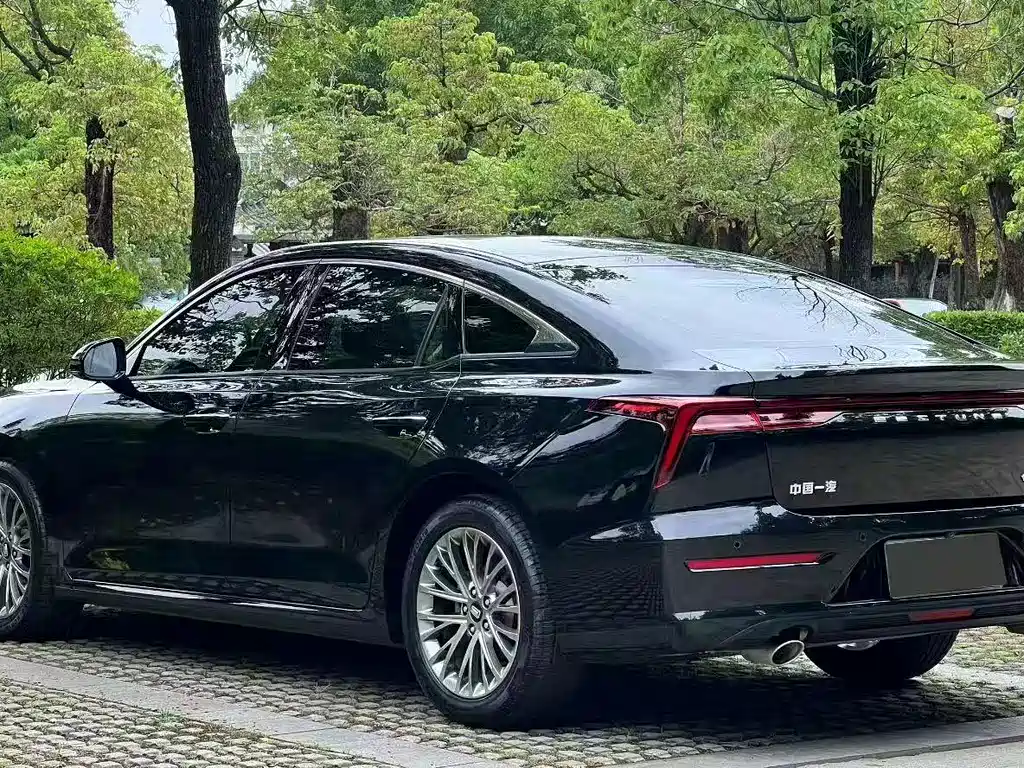 Besturn B70 3 rd Gen 1.5 T Auto Pleasure 70 Anniversary