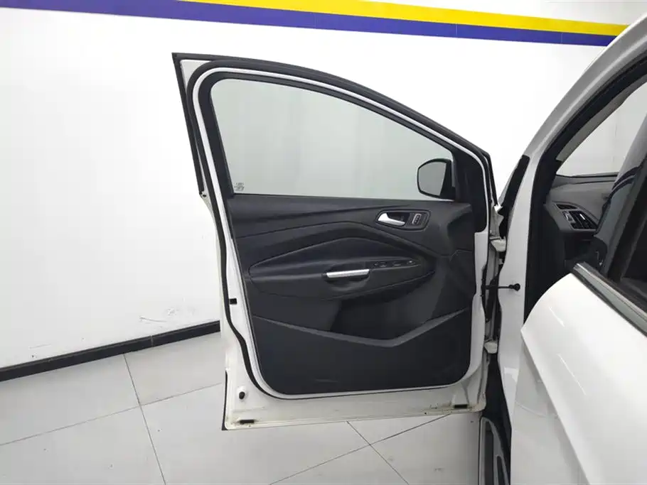 Kuga 1.5 L GTDi 2 WD Style