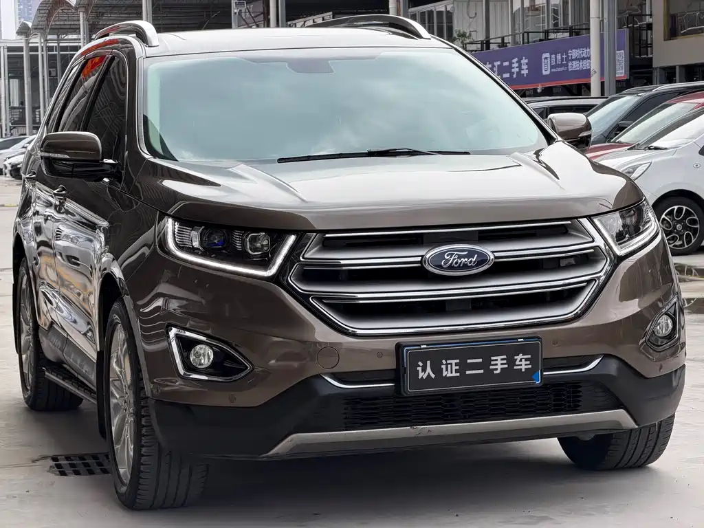 Edge EcoBoost 245 4 WD Supreme Sharp 7-seat