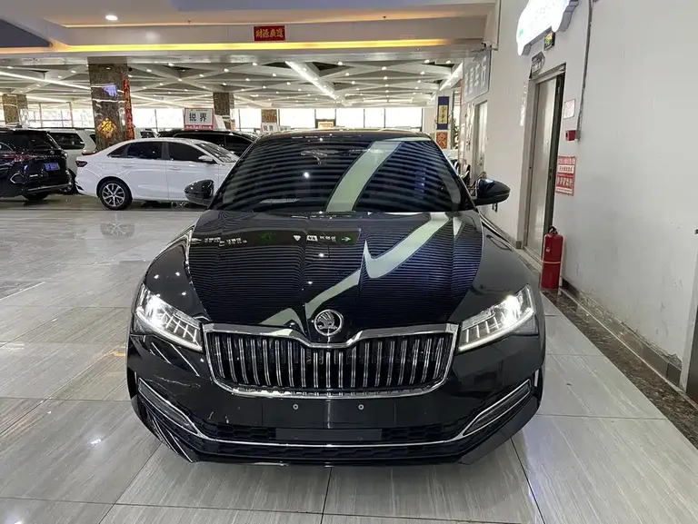 Skoda Superb Facelift TSI280 DSG Premium