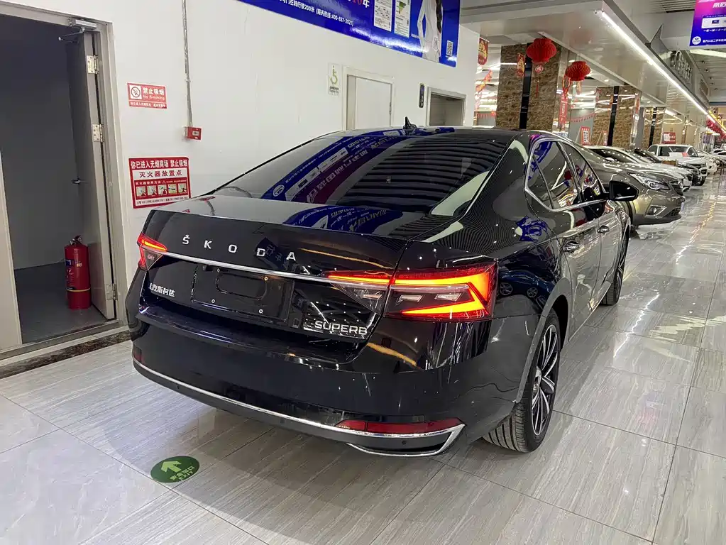 Superb Facelift TSI280 DSG Premium