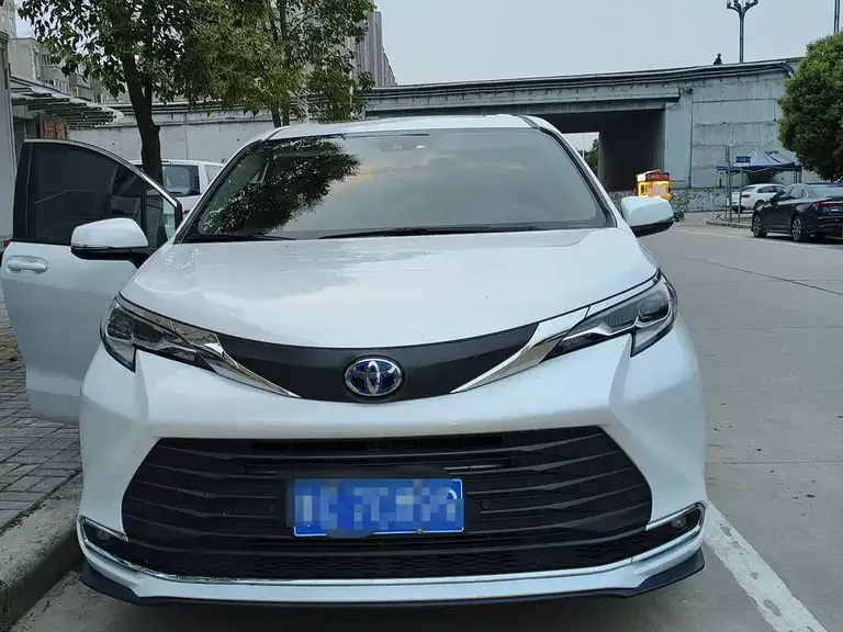 Toyota Sienna 2.5 L Hybrid Comfort
