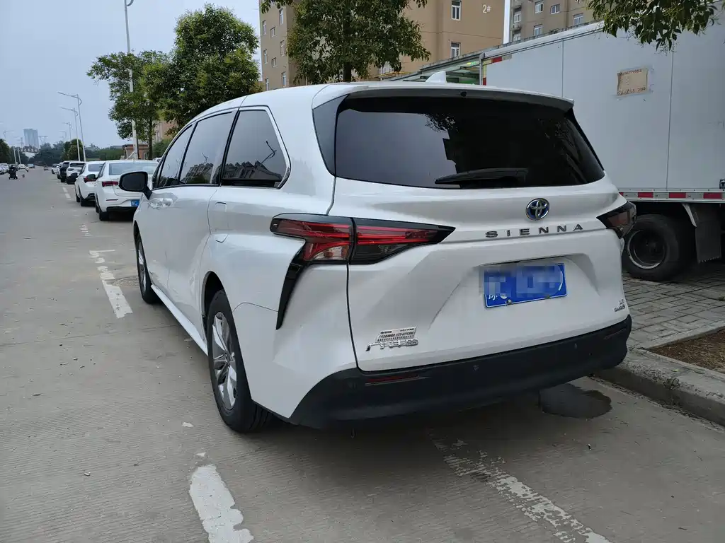 Sienna 2.5 L Hybrid Comfort