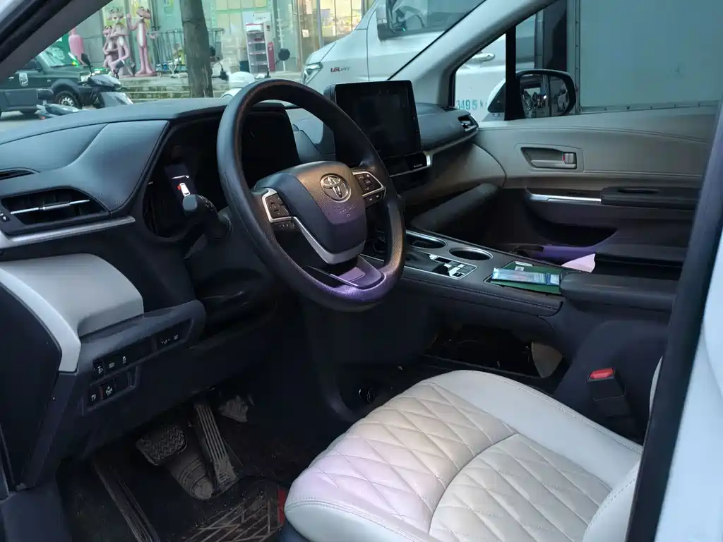 Sienna 2.5 L Hybrid Comfort