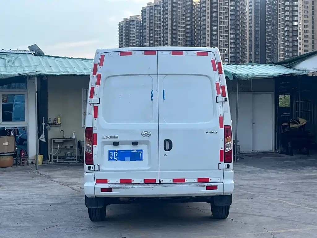 Xintu V80 新途V80 2021款 2.0 T 手动经典城配王短轴中顶3座