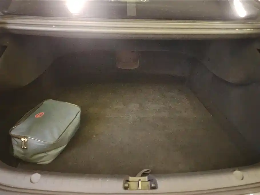 Han DM-i Smart Drive 125 KM Honored