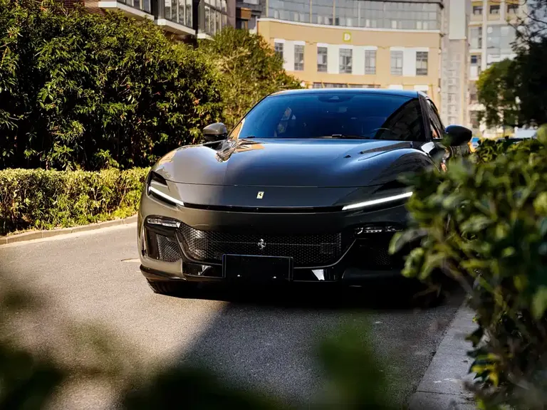 Ferrari Purosangue 6.5 L V12