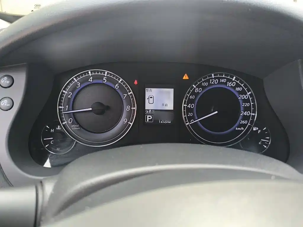 Infiniti QX50 2.5 L Joy