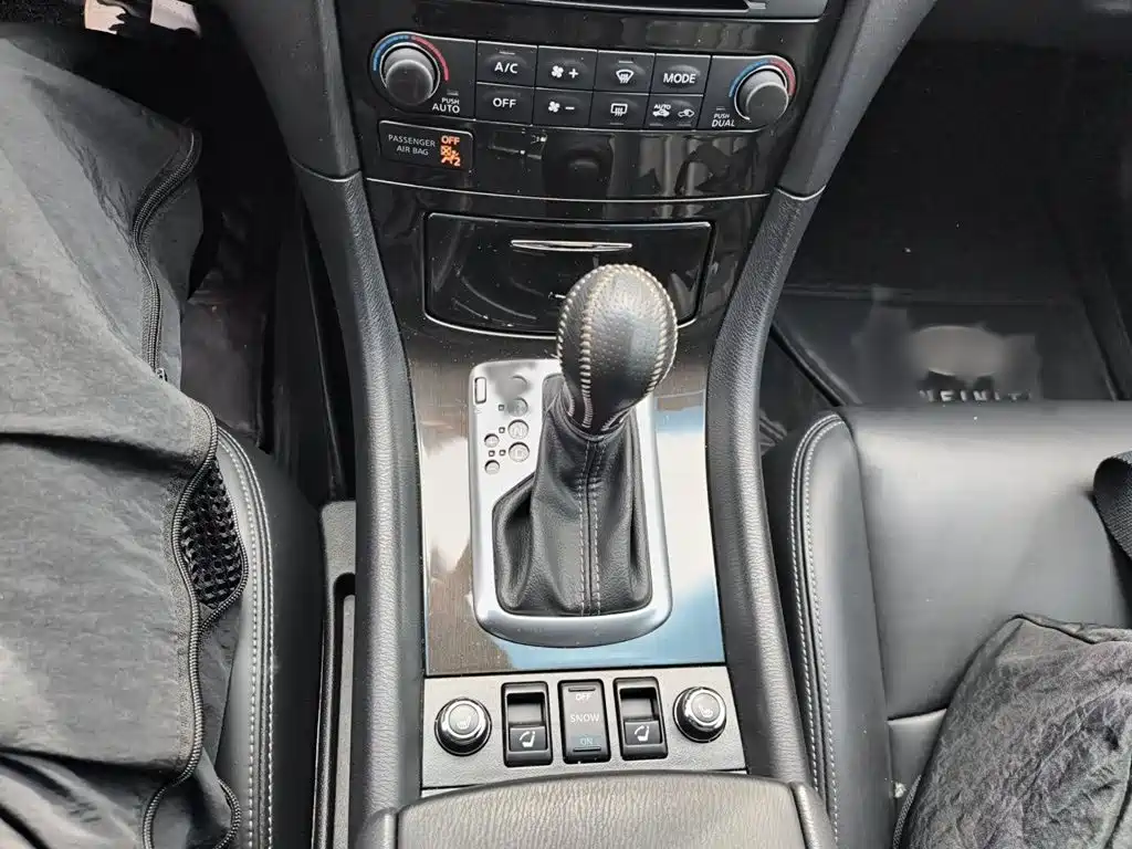 Infiniti QX50 2.5 L Joy