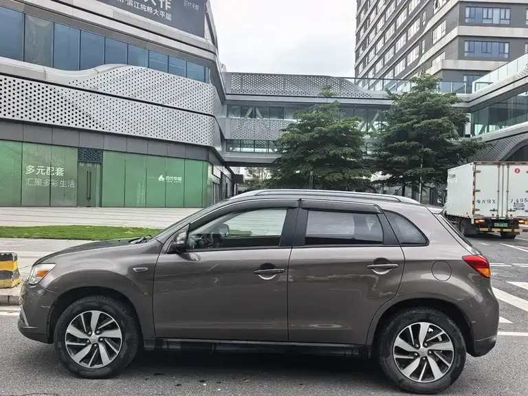 Mitsubishi ASX 2.0 L CVT 2 WD Premium