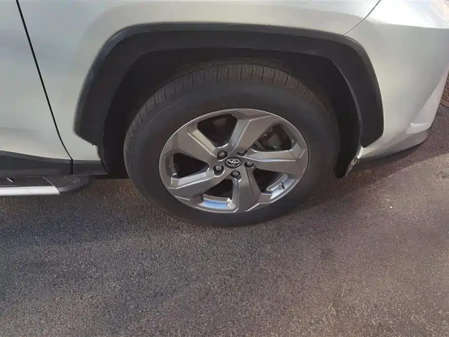 RAV4 Dual Engine 2.5 L E-CVT 2 WD Elite