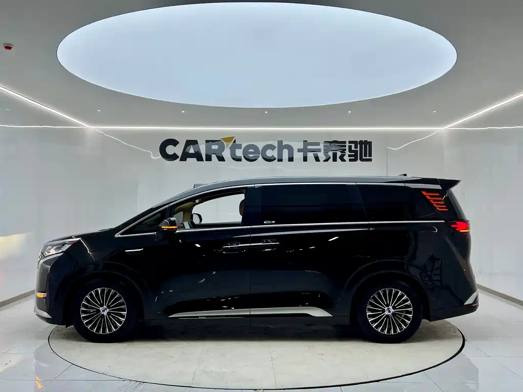Denza D9 DM-i Smart Drive 1020 4 WD Flagship