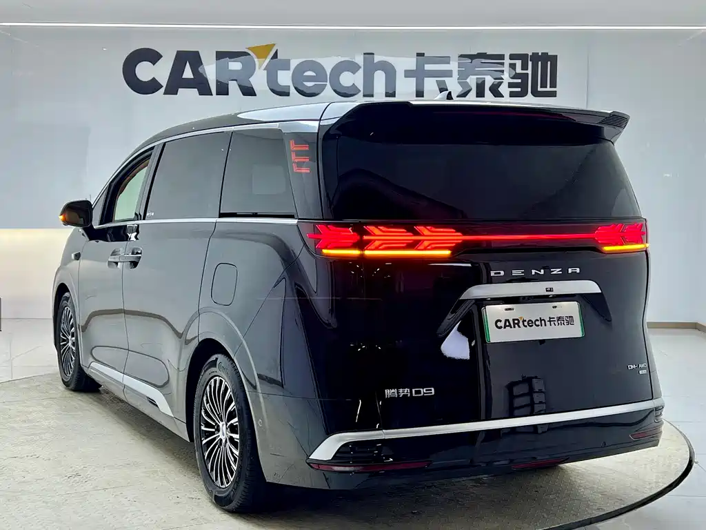 Denza D9 DM-i Smart Drive 1020 4 WD Flagship