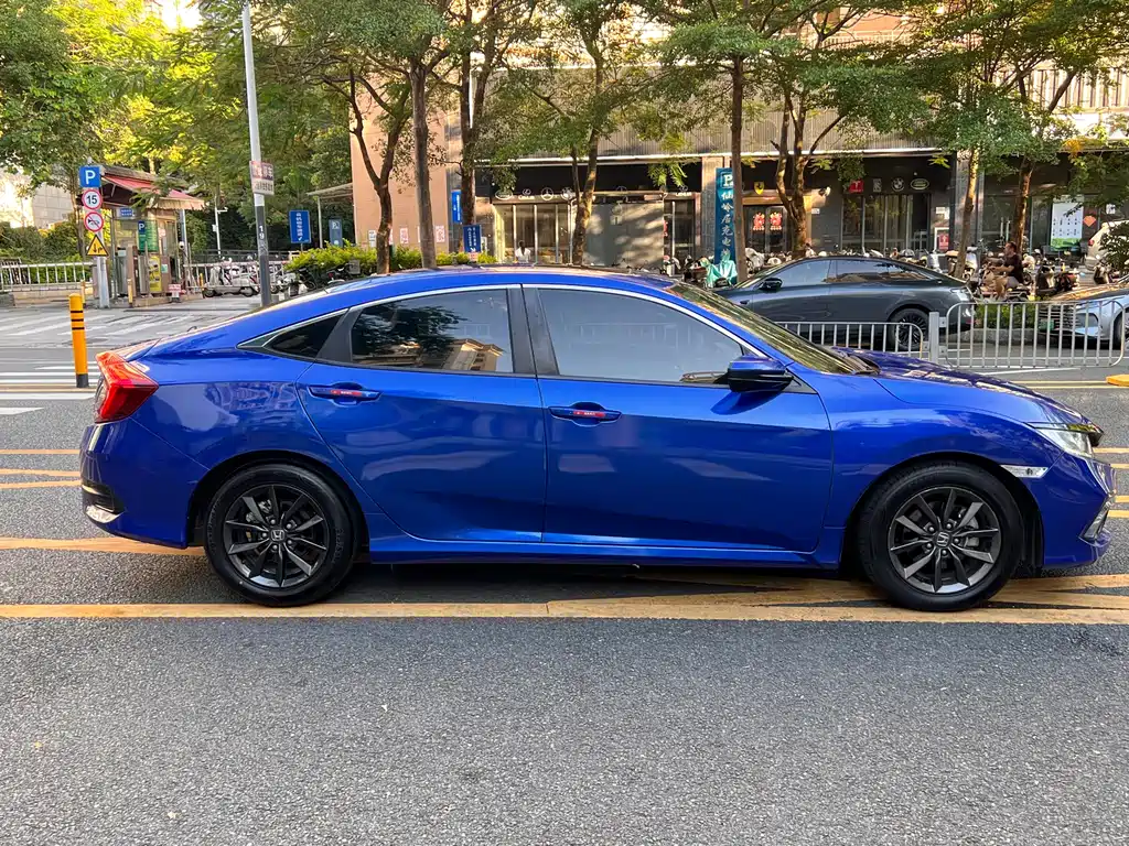 Civic 220 TURBO CVT Power Motion CN-VI