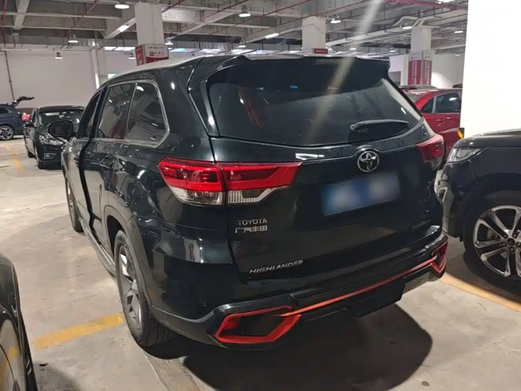 Highlander 2.0 T 4 WD Luxury 7-seat CN-V