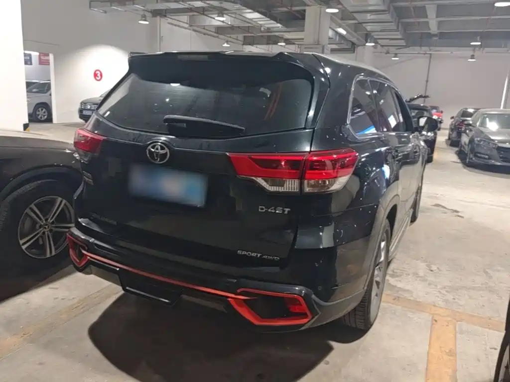 Highlander 2.0 T 4 WD Luxury 7-seat CN-V
