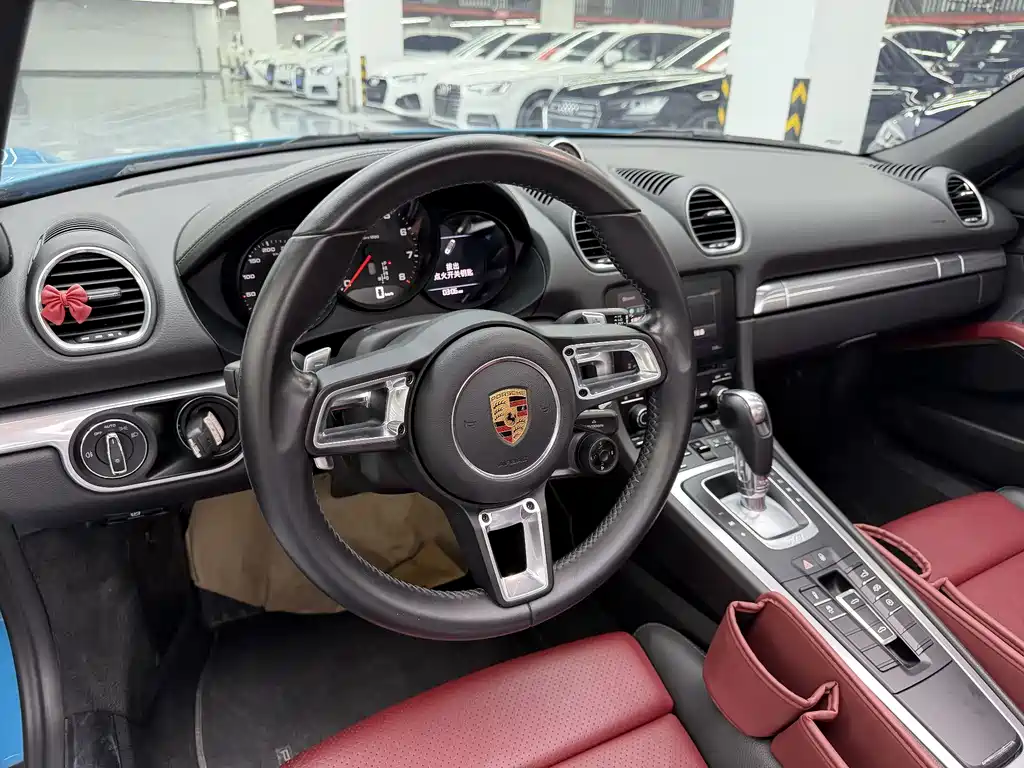 Porsche 718 Boxster 2.0 T