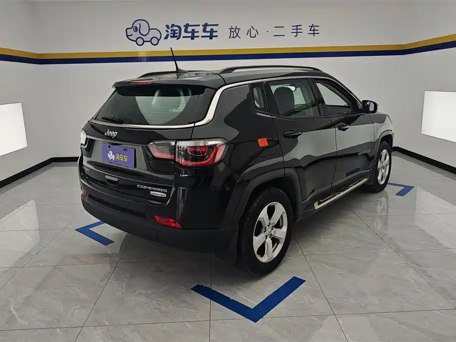 Compass 200 T Auto Home Enjoyment