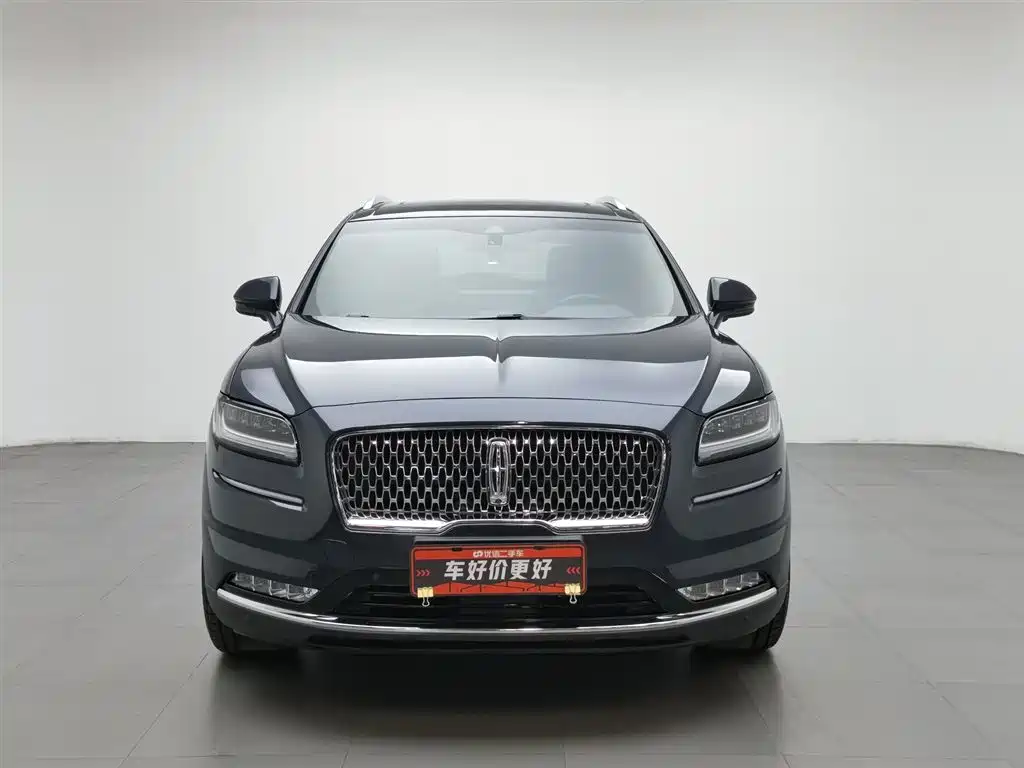 Nautilus 2.7 T 4 WD Honor Shine