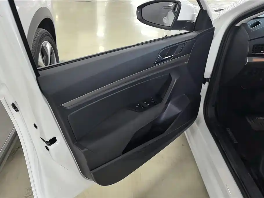 Lavida 1.5 L Auto Style
