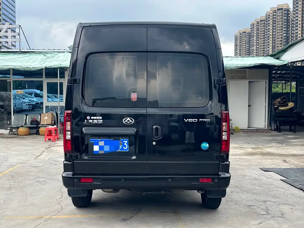Xintu V80 新途V80 2025款 PRO商旅 6 MT 长轴中顶 9座四排 非营运