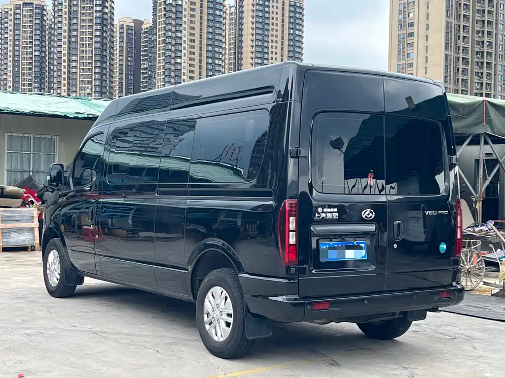 Xintu V80 新途V80 2025款 PRO商旅 6 MT 长轴中顶 9座四排 非营运