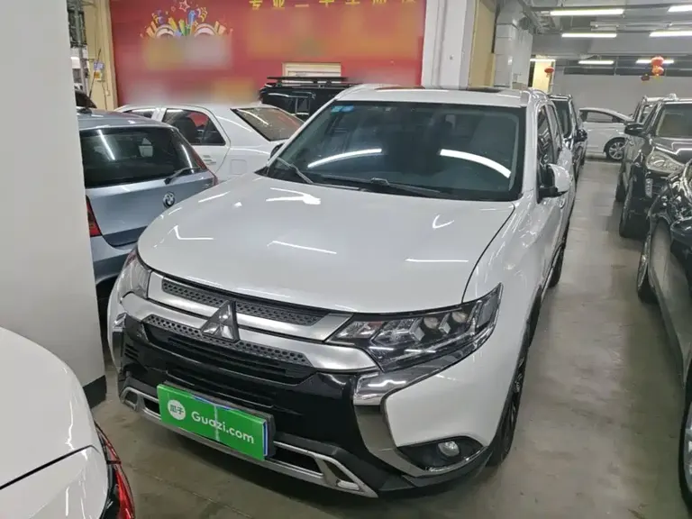 Mitsubishi Outlander 欧蓝德 2019款 2.4 L 四驱致享版 5座 国V