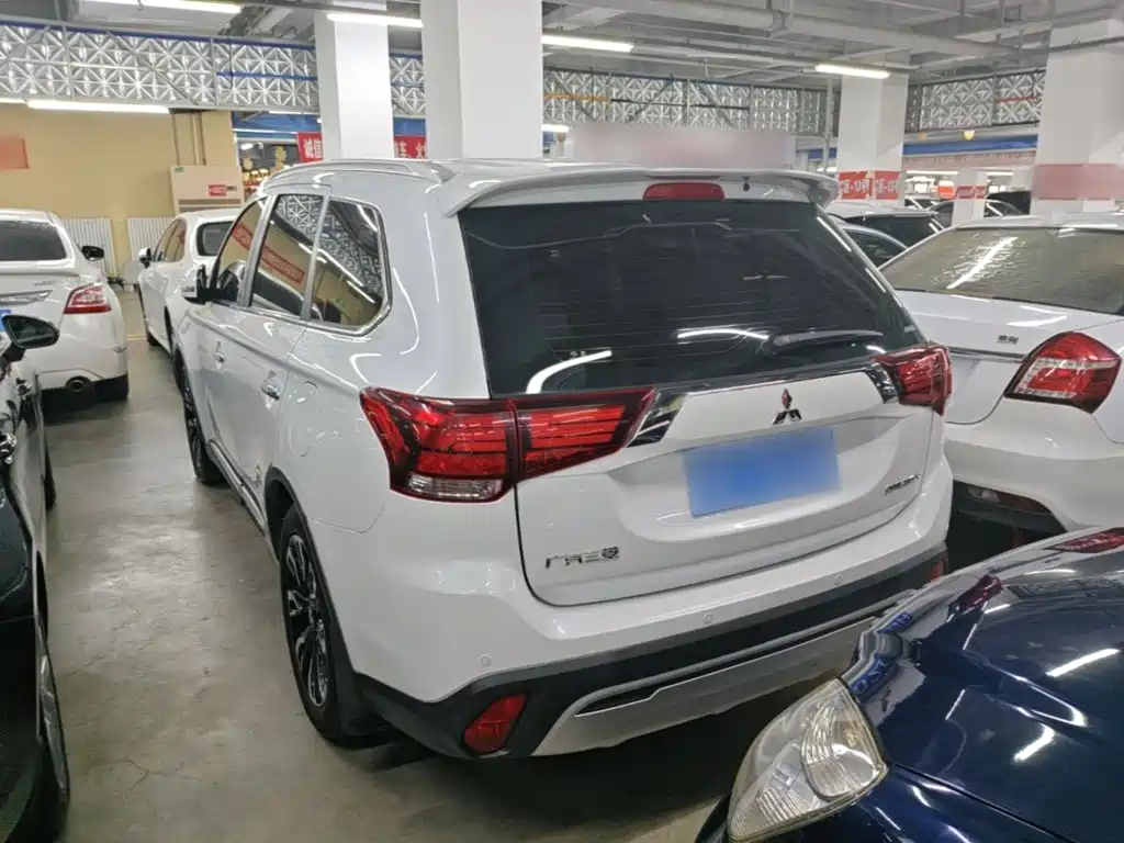Outlander 欧蓝德 2019款 2.4 L 四驱致享版 5座 国V