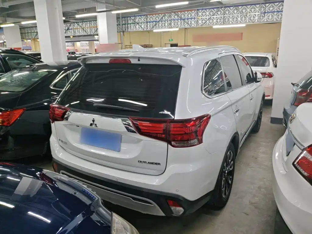 Outlander 欧蓝德 2019款 2.4 L 四驱致享版 5座 国V