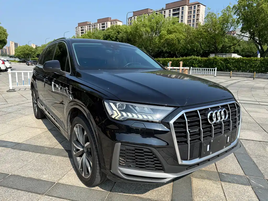 Audi Q7 55 TFSI quattro Black Warrior Exclusive