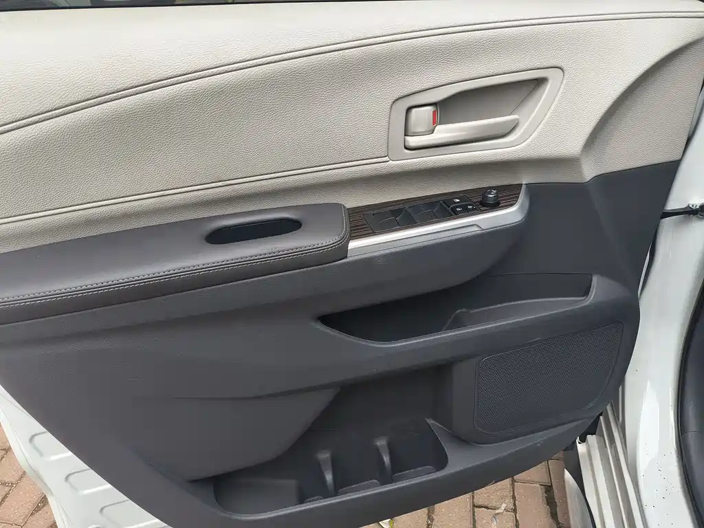 Granvia 2.5 L Hybrid Comfort