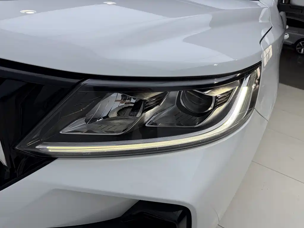 Vision X6 PRO 1.4 T Auto Distinguished