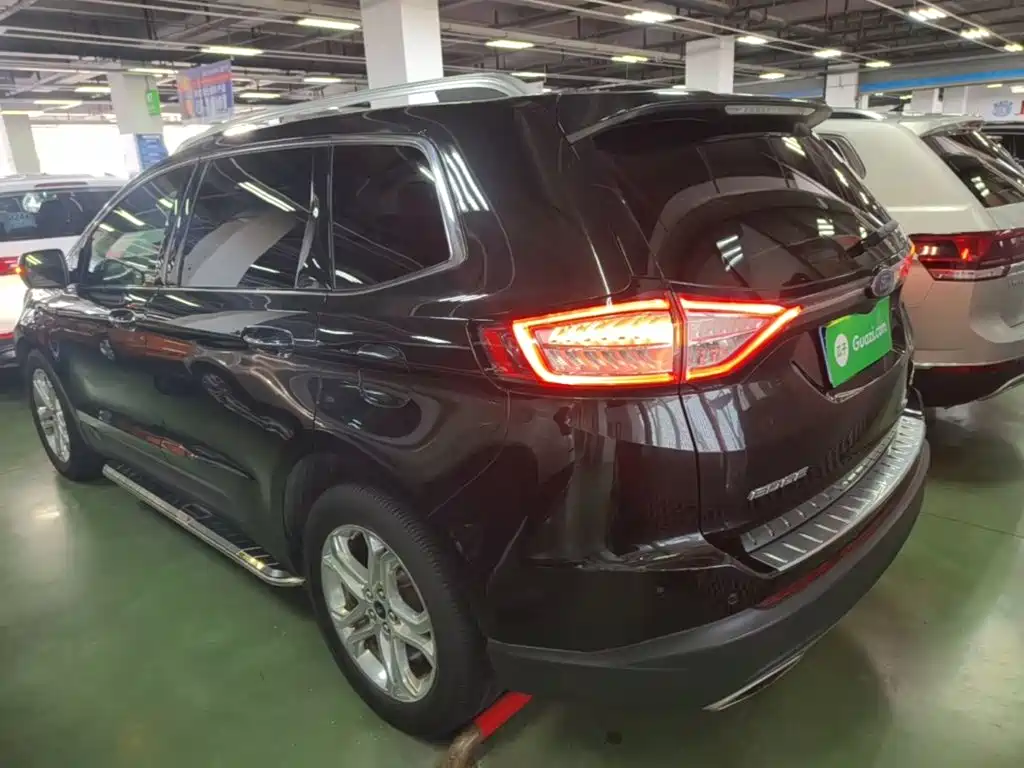 Edge EcoBoost 245 2 WD Grand Sharp 7-seat