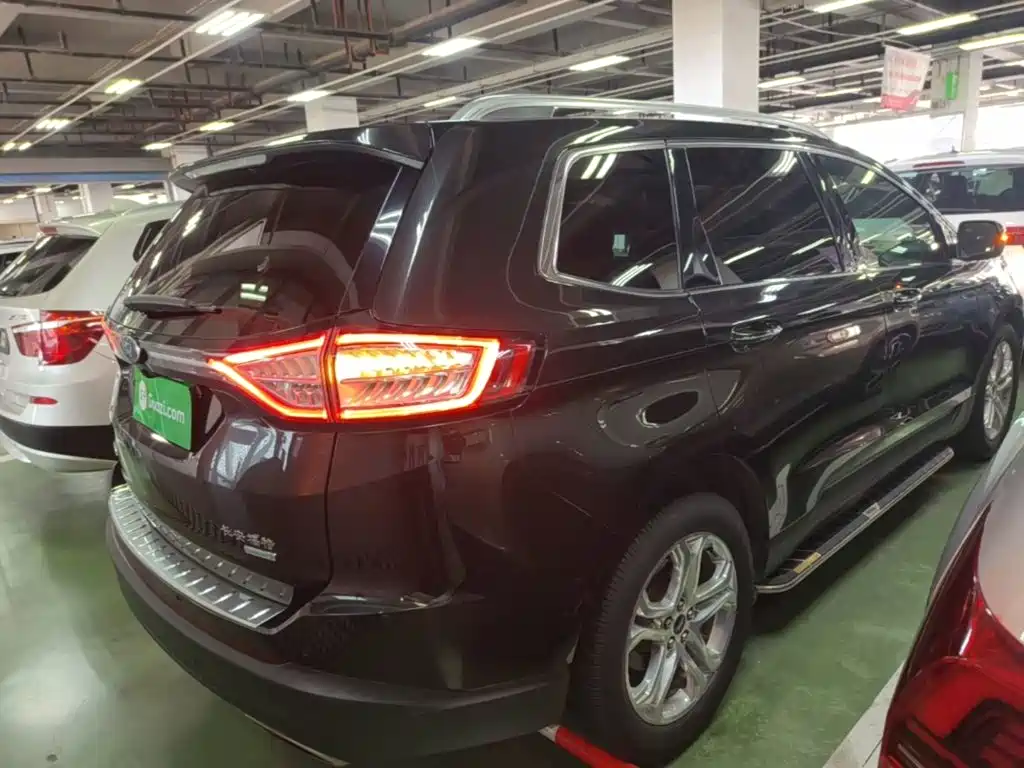Edge EcoBoost 245 2 WD Grand Sharp 7-seat