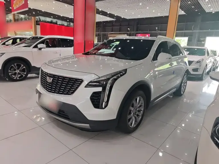 Cadillac XT4 28 T 2 WD Leading