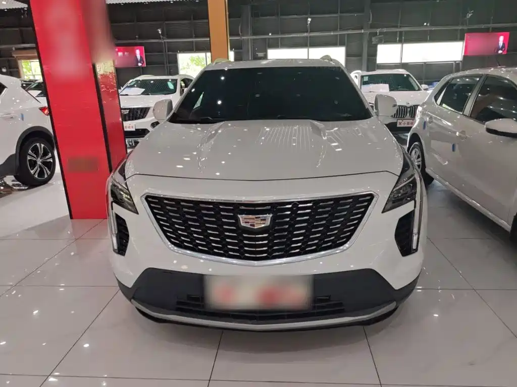 Cadillac XT4 28 T 2 WD Leading