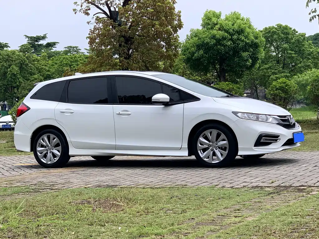 Jade 1.8 L Auto Comfort 5-seat